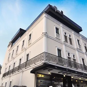 Hotel The Grand Jade